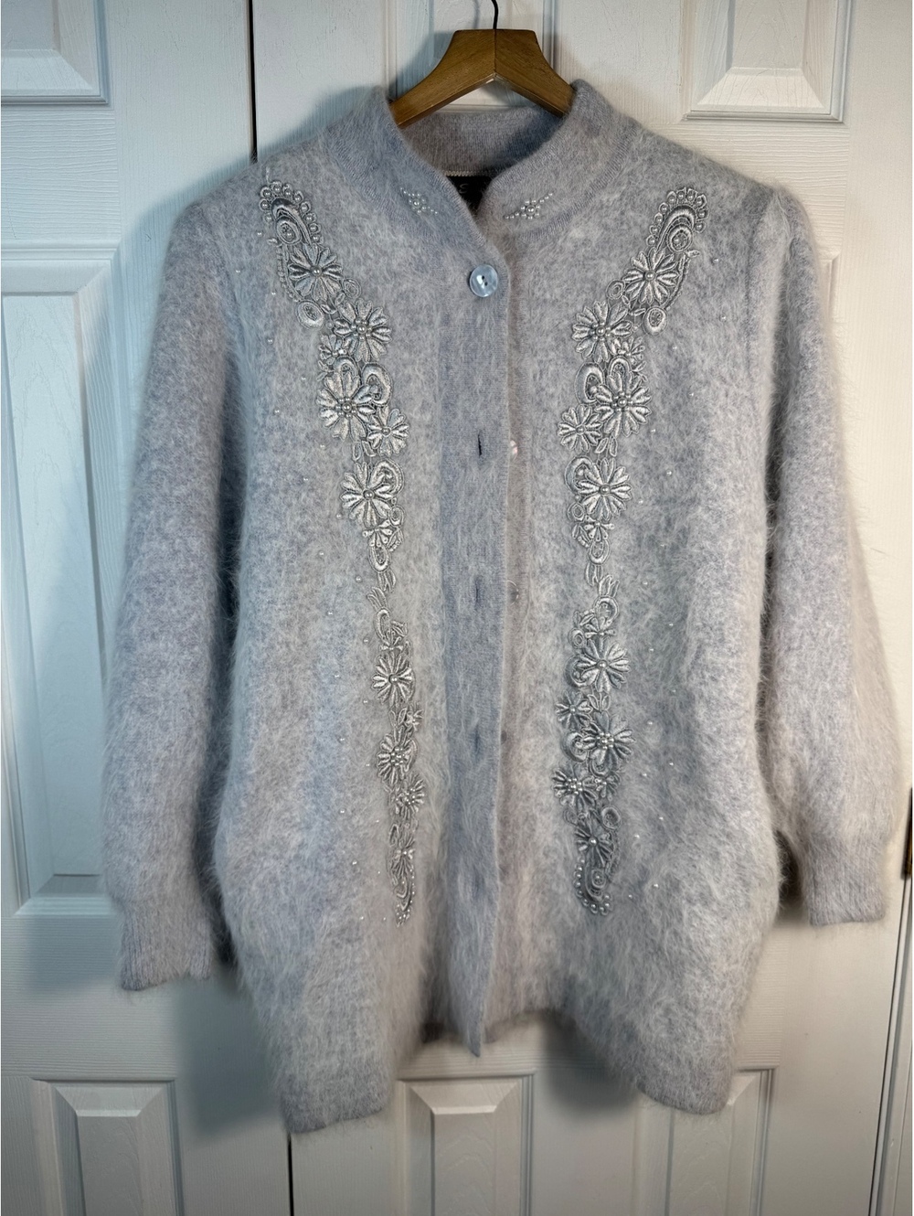 Lee Sands Light Gray Embroidered Rabbit Angora Hair Cardigan Sweater One Size